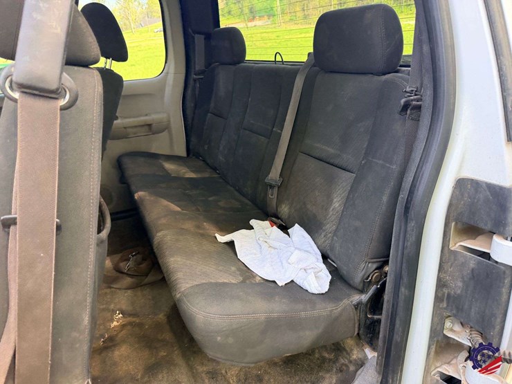 2012-chevrolet-silverado-2500hd-image-18