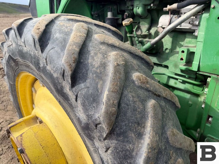 2011-john-deere-8310r-image-13
