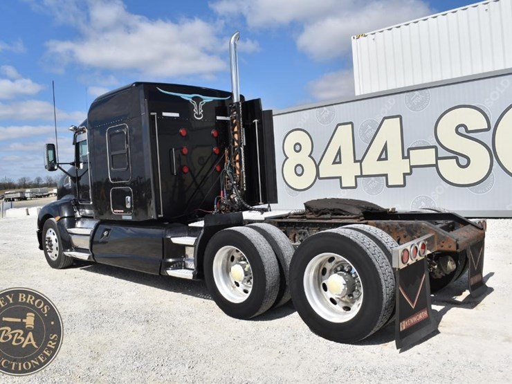 2013-kenworth-t660-image-6