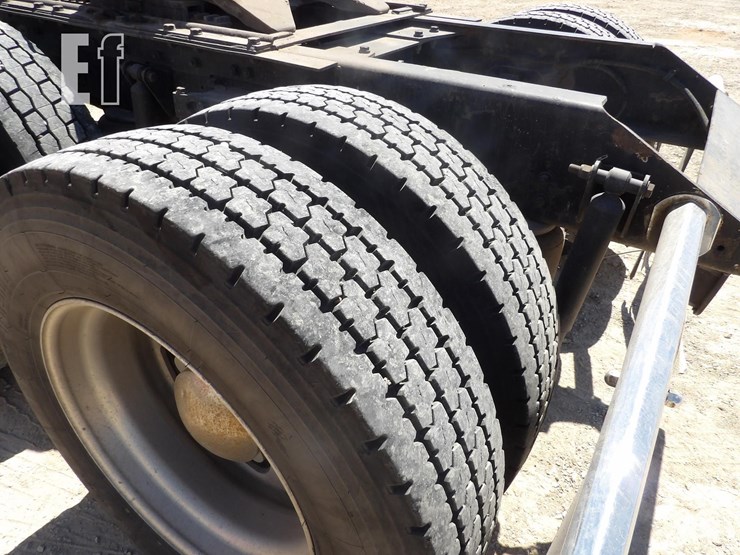 2005-kenworth-w900l-image-14