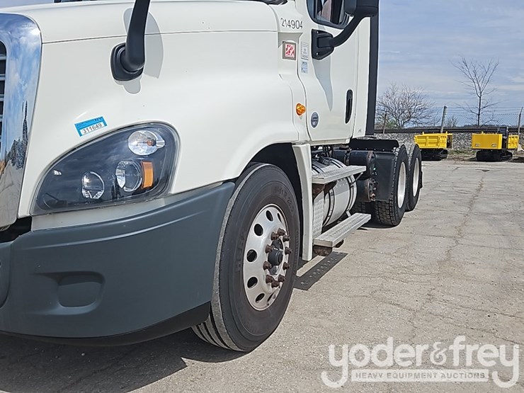 2019-freightliner-cascadia-125-image-6