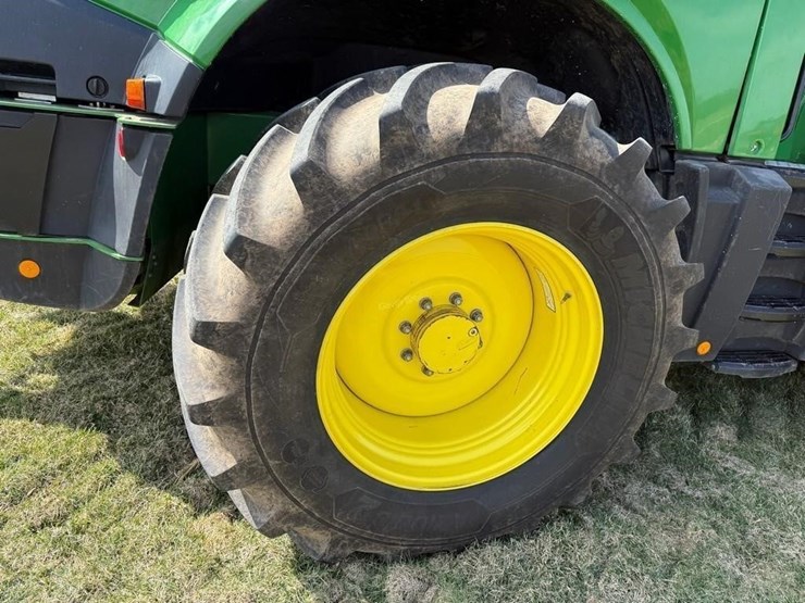 2019-john-deere-9700i-image-22