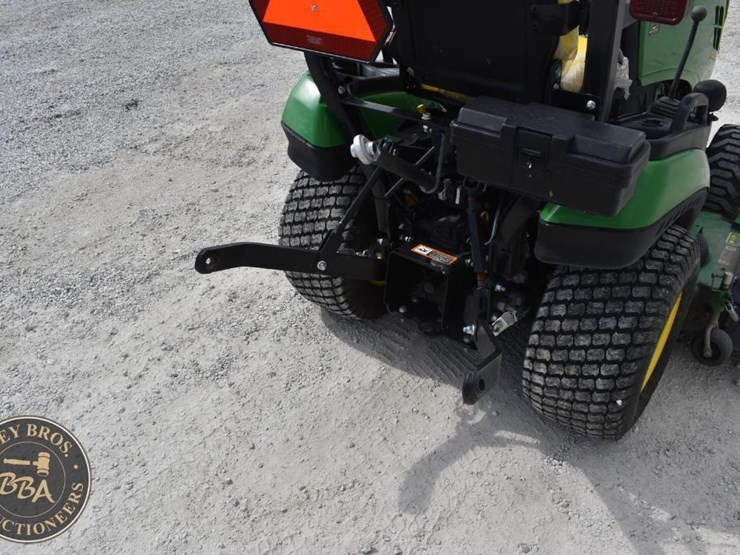 2017-john-deere-1025r-image-13