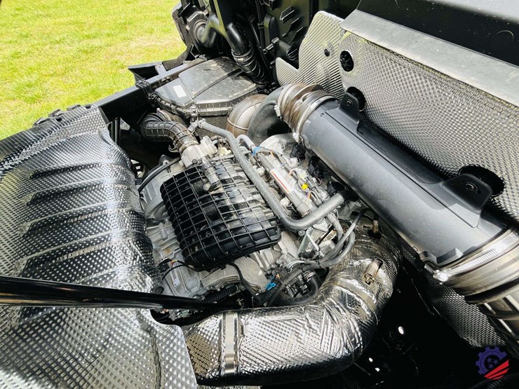 2026-can-am-defender-limited-hd11-triple-image-43