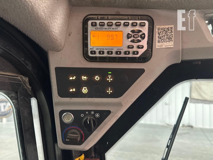 2021-jcb-3ts-8t-image-19