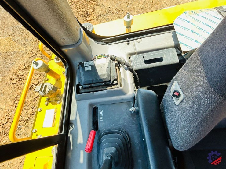 2023-komatsu-d65px-18-image-63