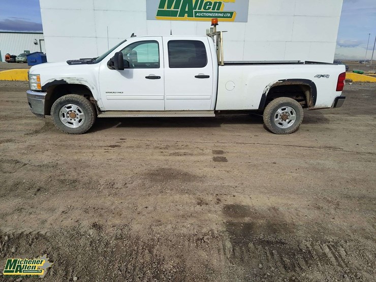 2012-chevrolet-silverado-2500hd-image-2