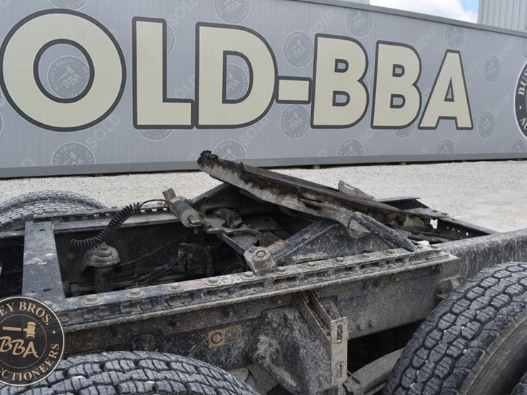 2013-kenworth-t660-image-14