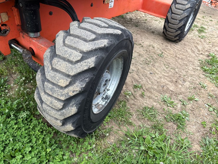 2014-jlg-400s-image-9