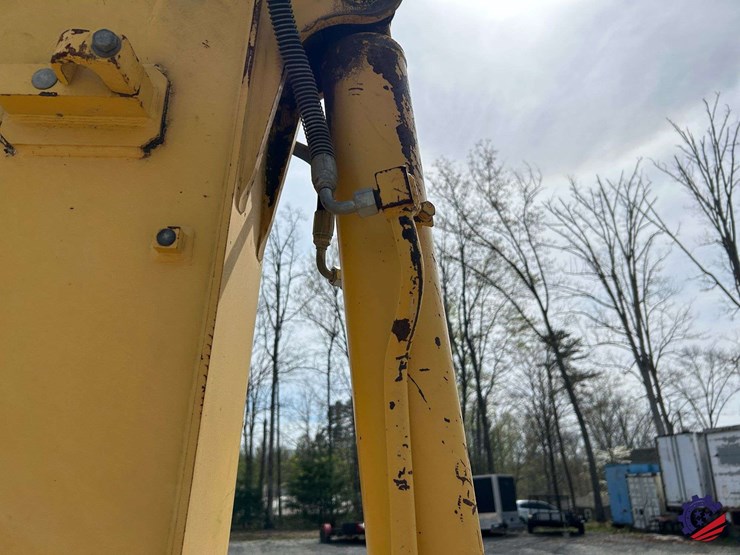 2009-komatsu-pc88mr-8-image-52