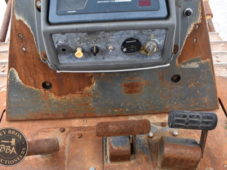 komatsu-d65ex-12-image-19