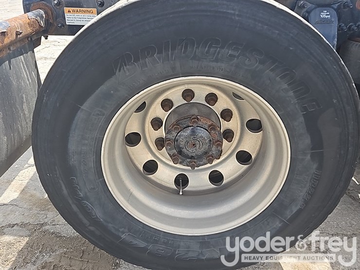 2019-freightliner-cascadia-125-image-19