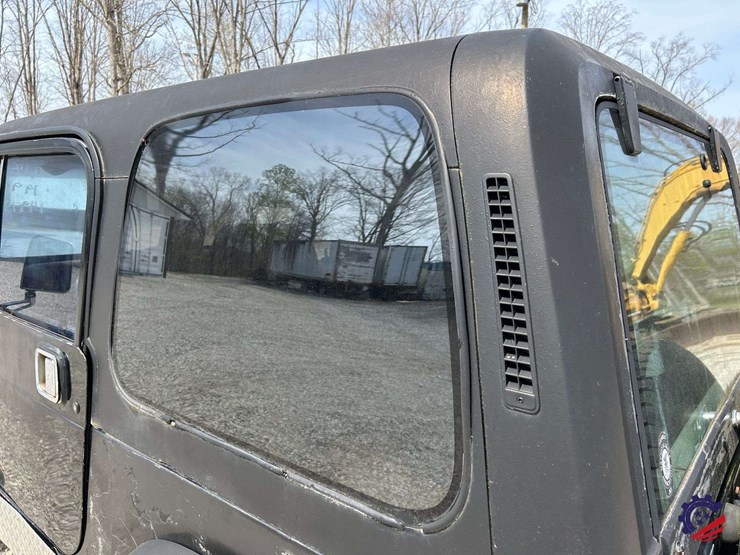 1994-jeep-wrangler-image-39