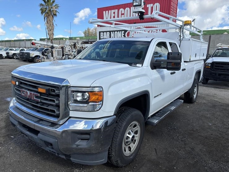 2015-gmc-sierra-3500-image-1
