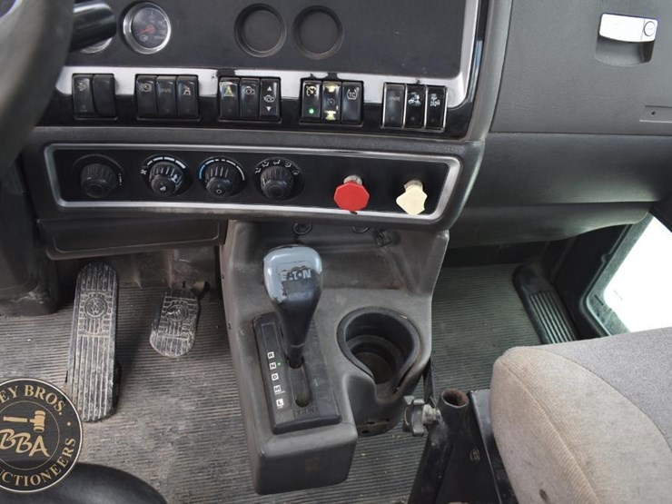 2014-kenworth-t660-image-37