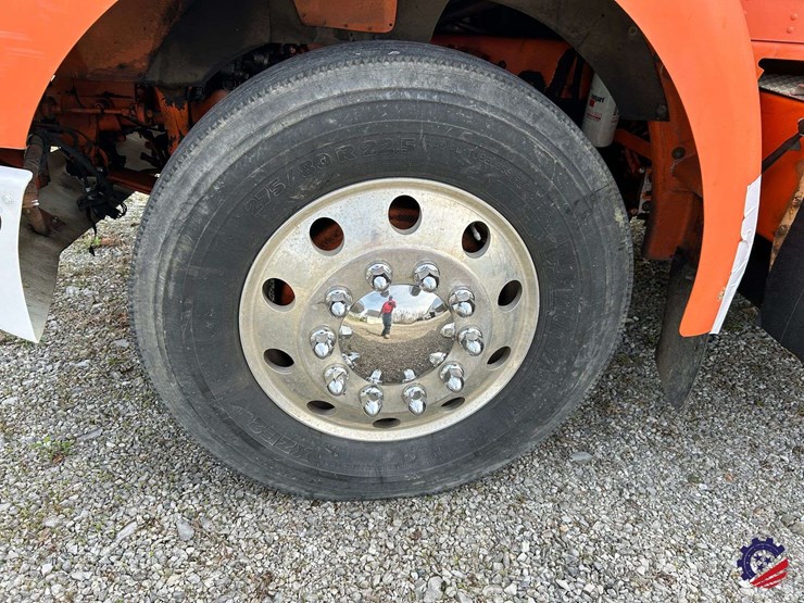 2005-kenworth-t300-image-8