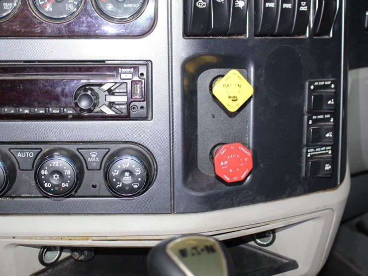 2019-peterbilt-glider-1npbggggx0d654893-mileage:-milage-unknown-image-70