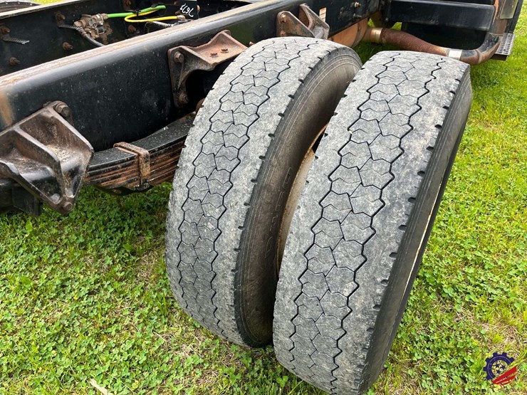 2006-ford-f750-image-21