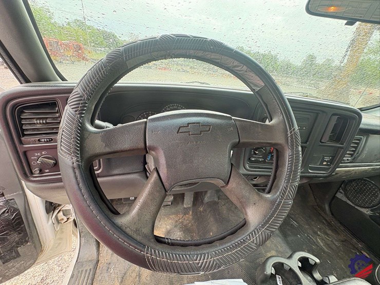 2005-chevrolet-silverado-2500hd-image-61