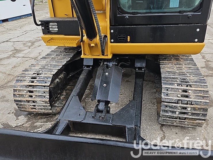 2018-caterpillar-305.5-image-9