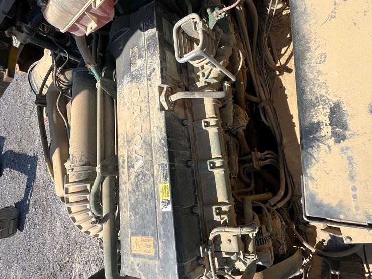 2012-volvo-a40f-image-75