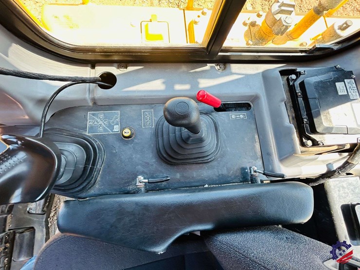 2023-komatsu-d65px-18-image-64