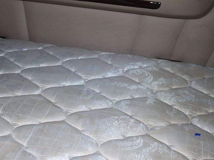 2019-peterbilt-glider-1npbggggx0d654893-mileage:-milage-unknown-image-67