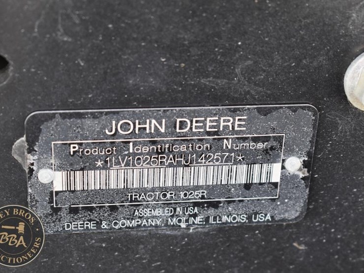 2017-john-deere-1025r-image-10