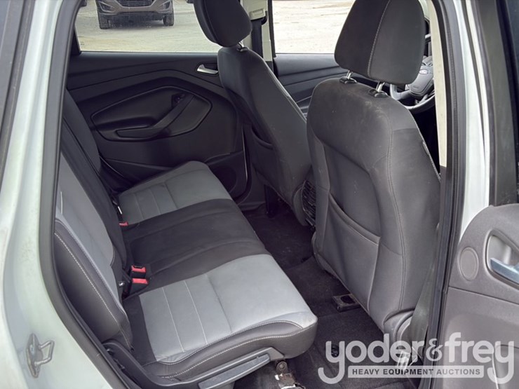 2014-ford-escape-image-24