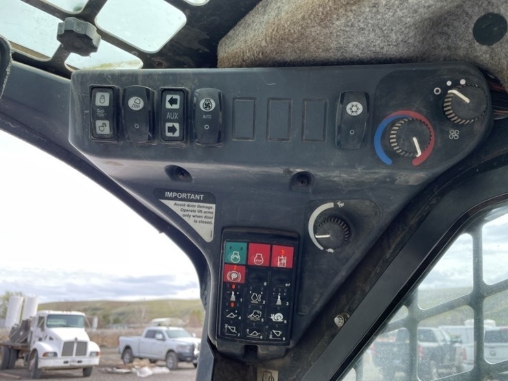 2013-deere-333e-image-26