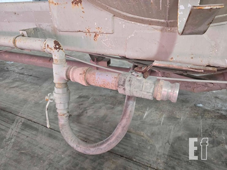 40-foot-pneumatic-tank-trailer-image-17