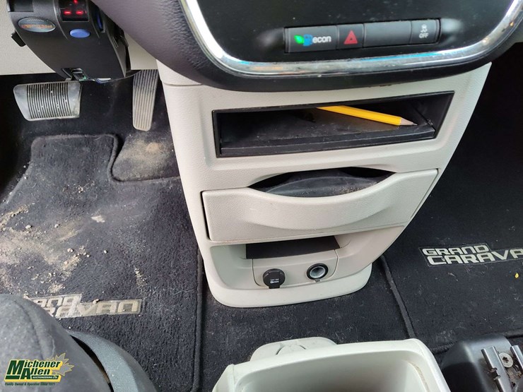 2012-dodge-grand-caravan-se-image-24