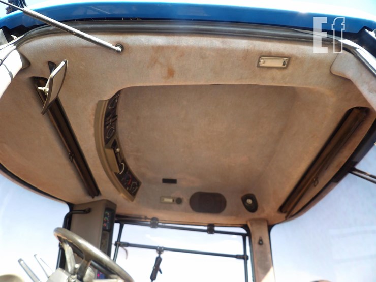 new-holland-t9040-image-16