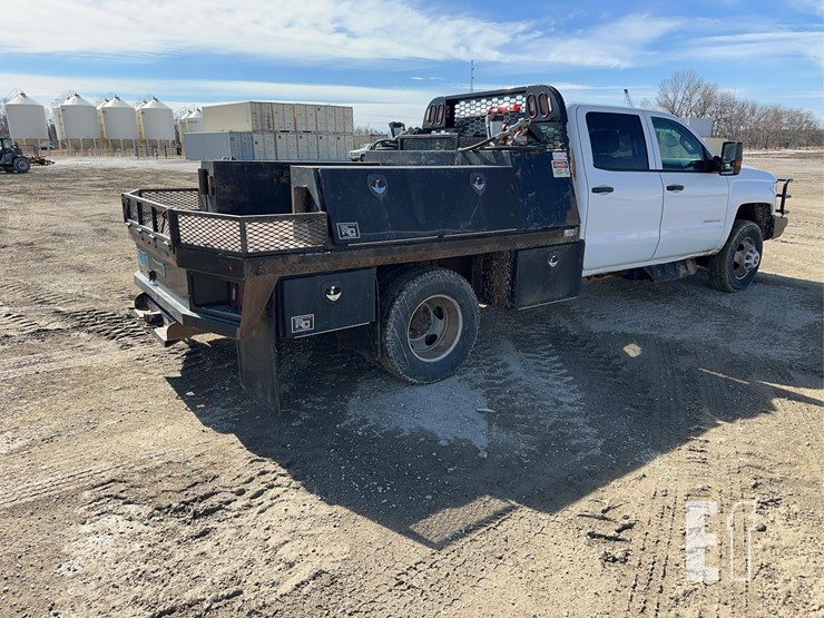 2018-chevrolet-3500-image-5