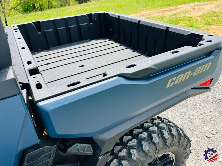 2026-can-am-defender-limited-hd11-triple-image-29