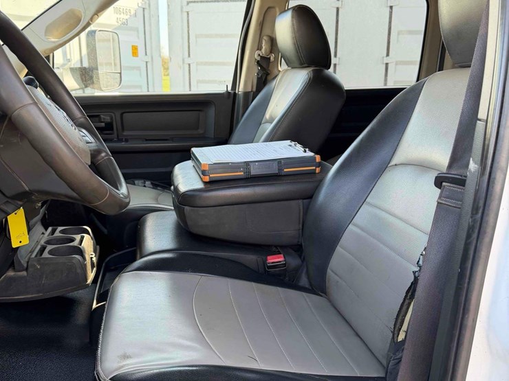 2011-ram-4500-utility-body-image-19