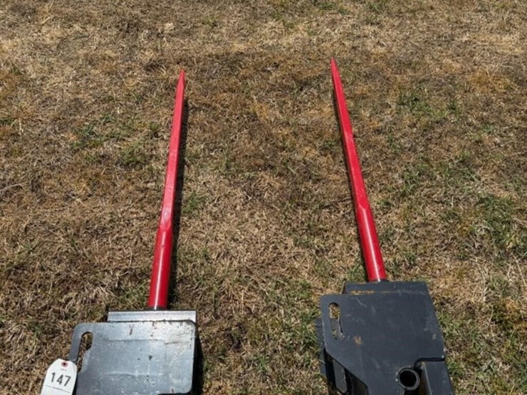 skid-steer--pallet-fork-bale-spike-attachements-image-4