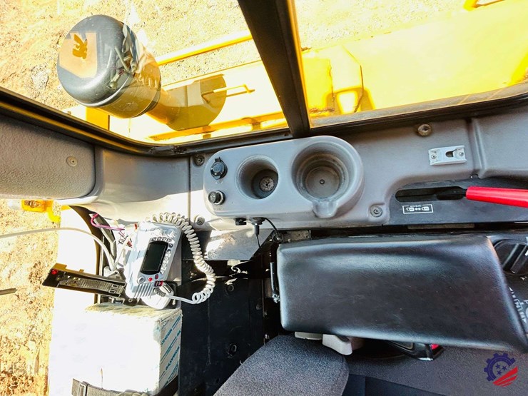 2023-komatsu-d65px-18-image-62