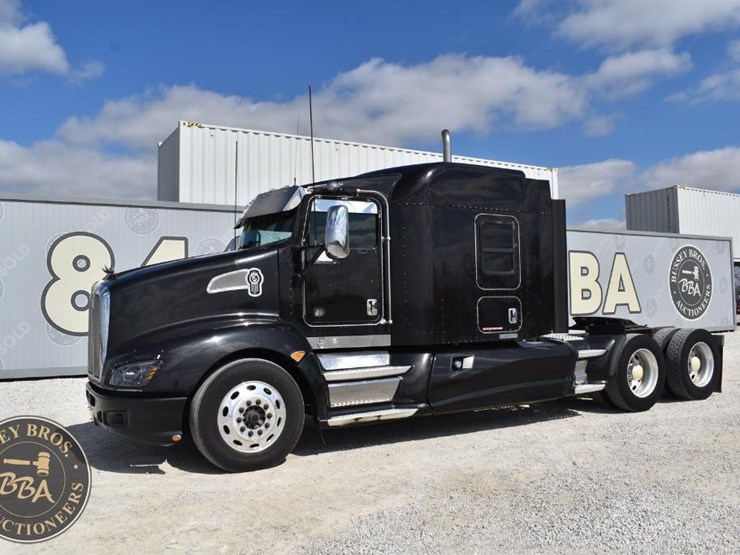 2013-kenworth-t660-image-3