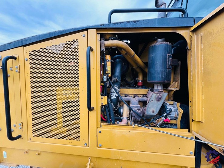 2010-caterpillar-120m-image-114