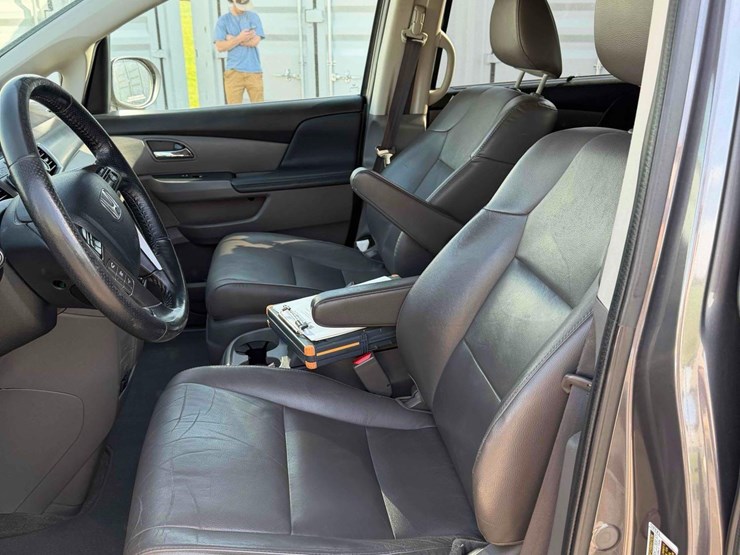 2015-honda-odyssey-image-12