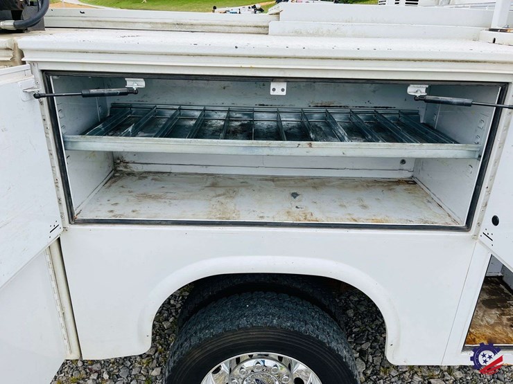 2018-ford-f550-image-43