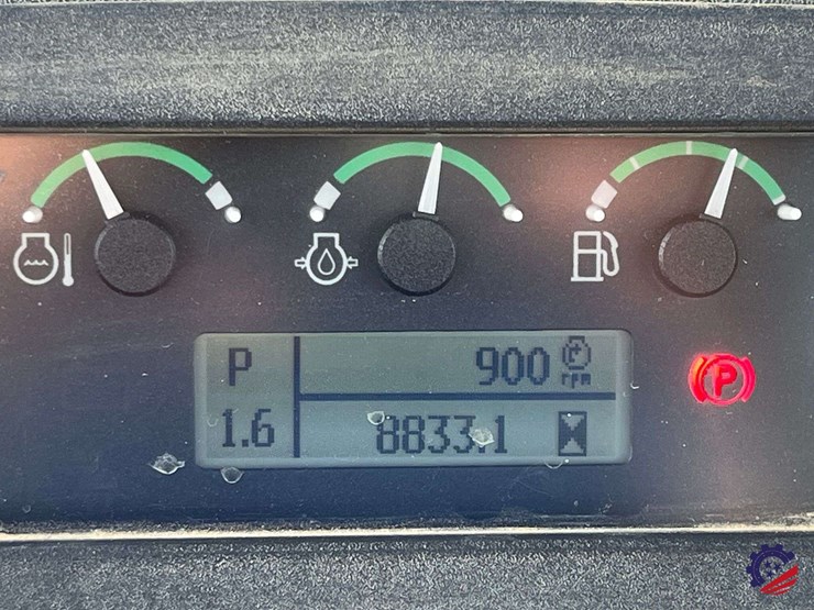 2017-deere-700k-xlt-image-65