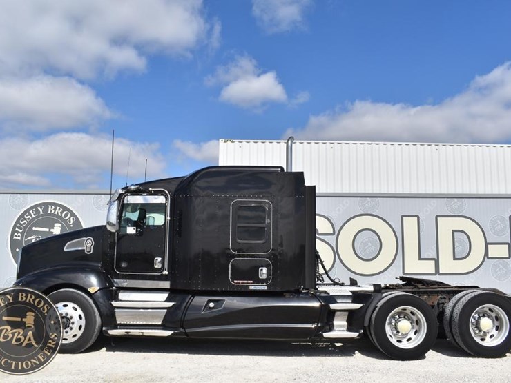 2013-kenworth-t660-image-5