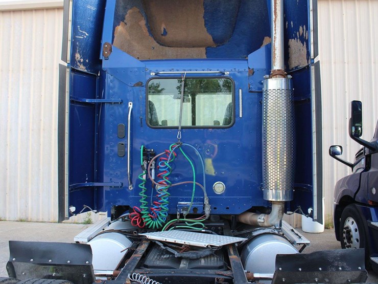 2018-freightliner-semi-3alxa7007jdjt5039-mileage:-does-not-run-image-21