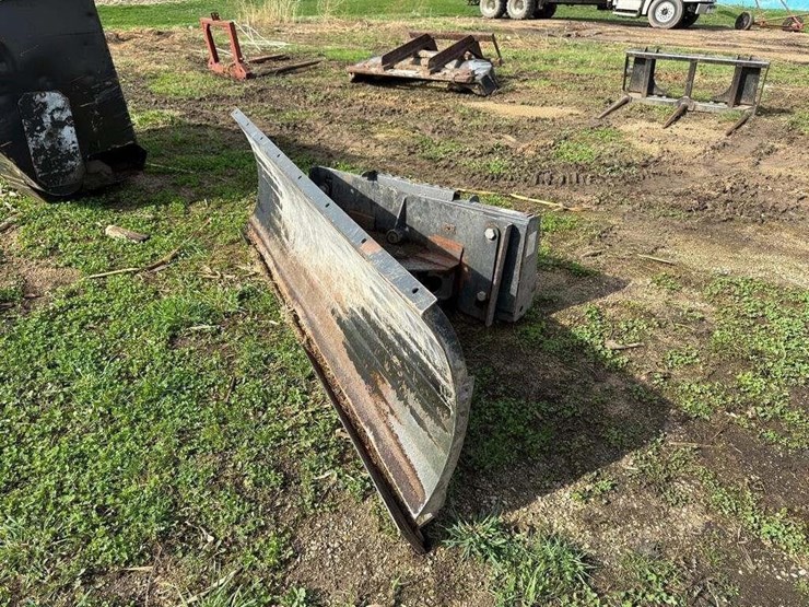 universal-attach-virnig-7'-dozer-blade-image-1