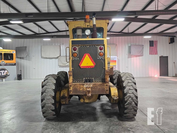 1989-caterpillar-120g-image-8