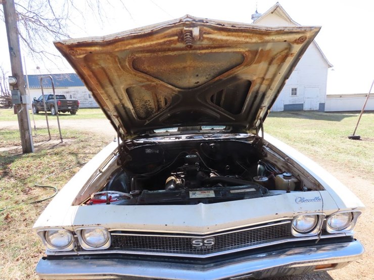 1968-chevrolet-chevelle-ss-coupe-barn-find-image-32