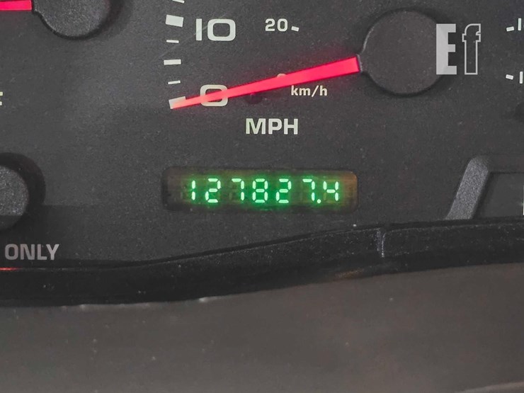 2005-ford-excursion-image-13