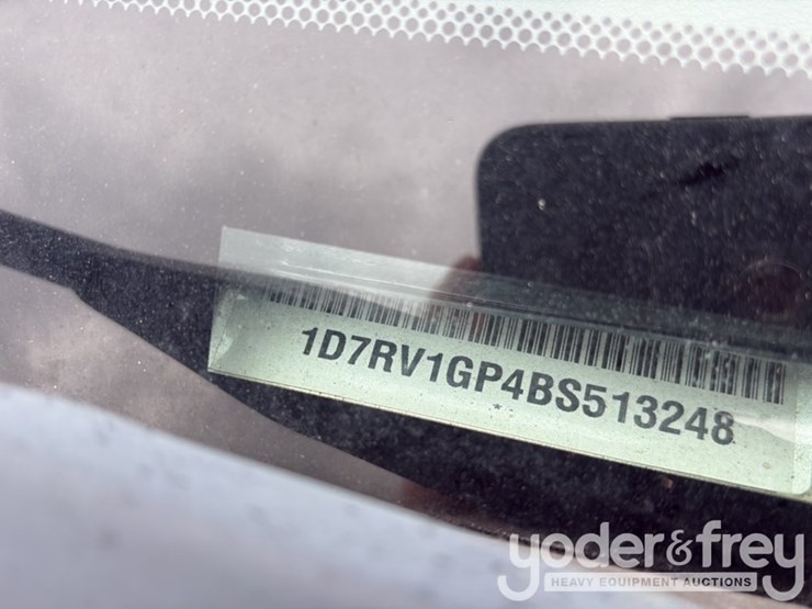 2011-dodge-ram-1500-image-32